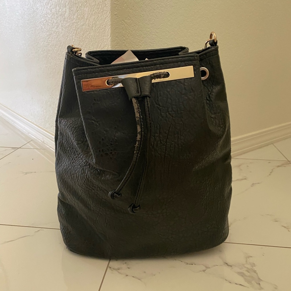Back bag with studs
